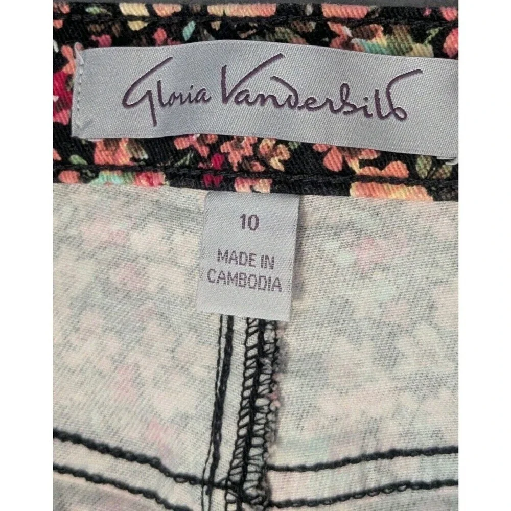 Gloria Vanderbilt Amanda Bermuda Shorts Size 10 Floral Pockets